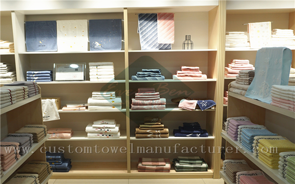 China Bulk Custom Cotton Hand Towels Supplier Outdoor Holiday Embroidery Fingertip Hand towels Manufacturer